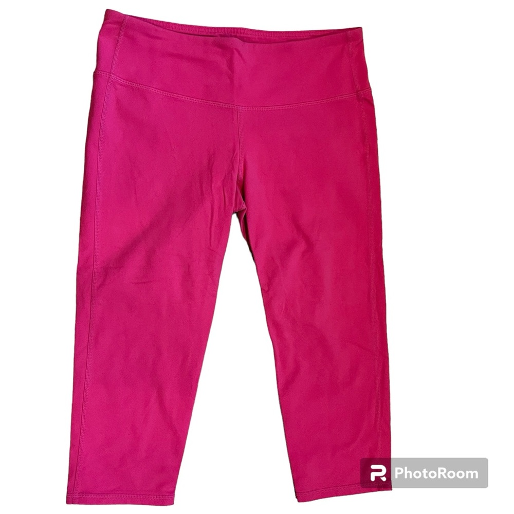 Athleta Chaturanga Capri Cropped Leggings Fuchsia Women’s Size Medium Pe…